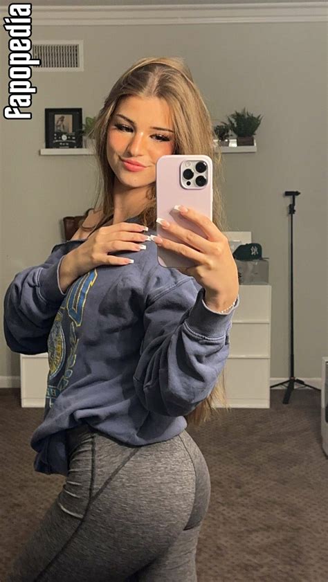 Brooke Monk facial Nude Fake Photos .